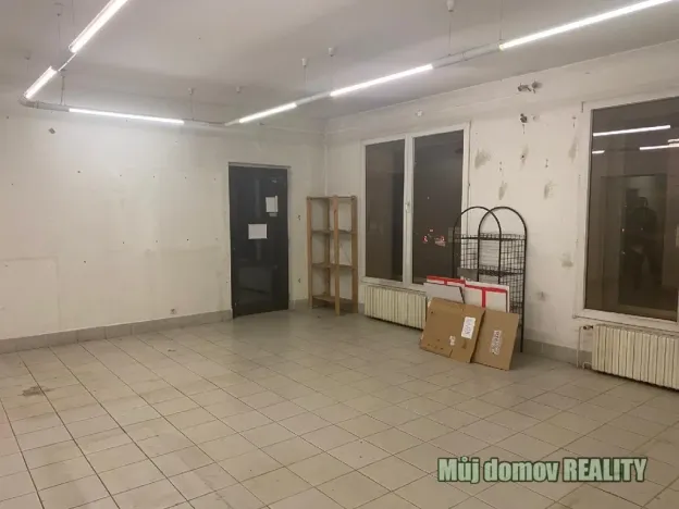 Pronájem obchodního prostoru, Praha - Vysočany, Freyova, 118 m2
