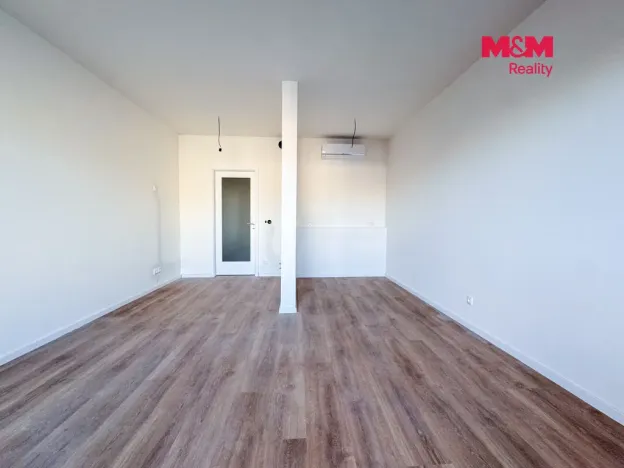 Pronájem bytu 1+kk, Praha, Ocelářská, 39 m2