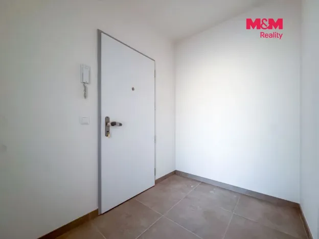 Pronájem bytu 1+kk, Praha, Ocelářská, 39 m2