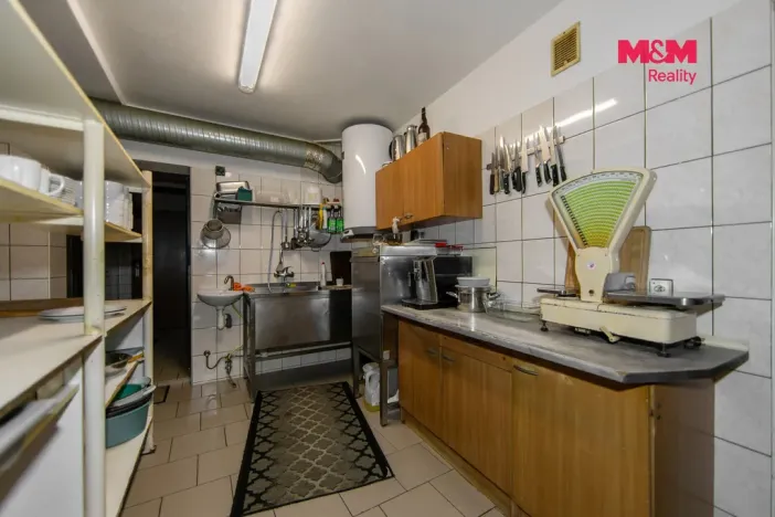 Prodej ubytování, Kladruby, Husova, 900 m2