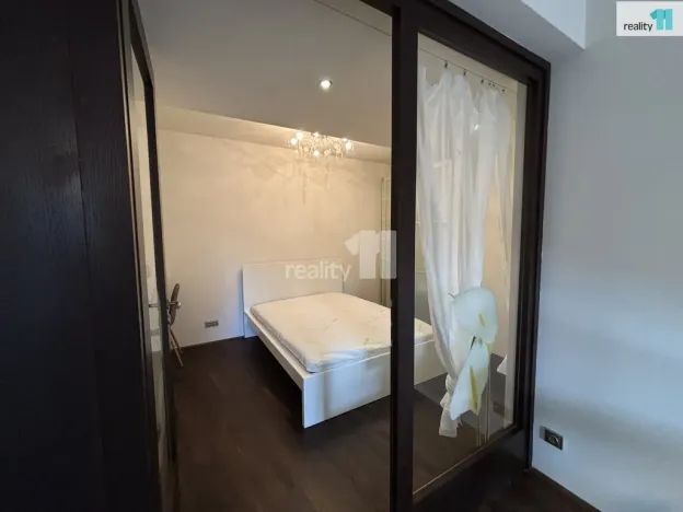 Pronájem bytu 2+kk, Praha - Kobylisy, Služská, 46 m2