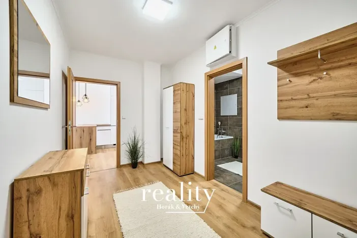 Pronájem bytu 2+kk, Znojmo, Kosmákova, 62 m2