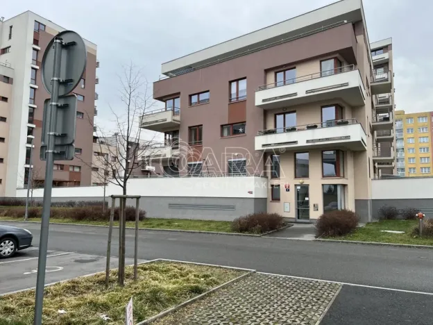 Pronájem bytu 1+kk, Praha - Kamýk, Kramperova, 32 m2