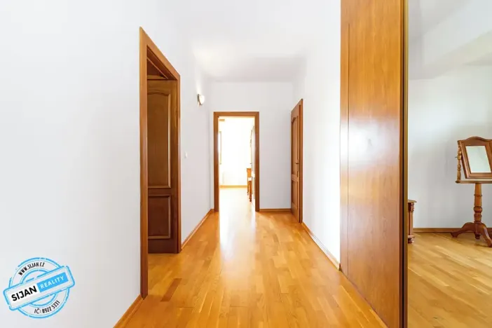 Prodej bytu 3+1, Opava, Okruhy, 112 m2