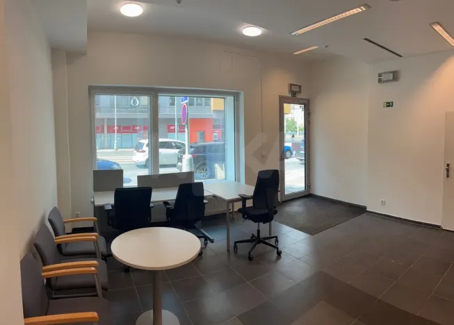 Prodej obchodního prostoru, Plzeň - Jižní Předměstí, Klatovská třída, 82 m2