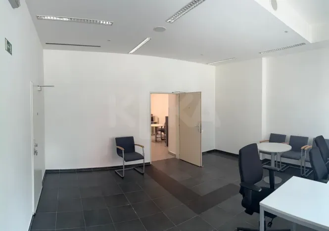 Prodej obchodního prostoru, Plzeň - Jižní Předměstí, Klatovská třída, 82 m2