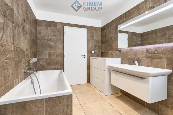 Prodej rodinného domu, Sulice, 253 m2