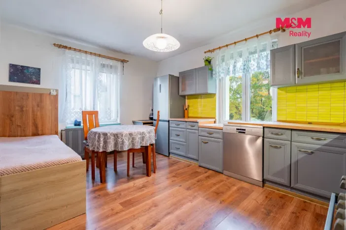 Prodej bytu 3+1, Třeboň - Holičky, 99 m2