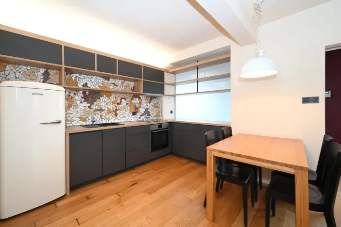 Pronájem vícegeneračního domu, Praha - Libeň, Na Jabloňce, 330 m2