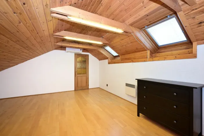 Pronájem vícegeneračního domu, Praha - Libeň, Na Jabloňce, 330 m2
