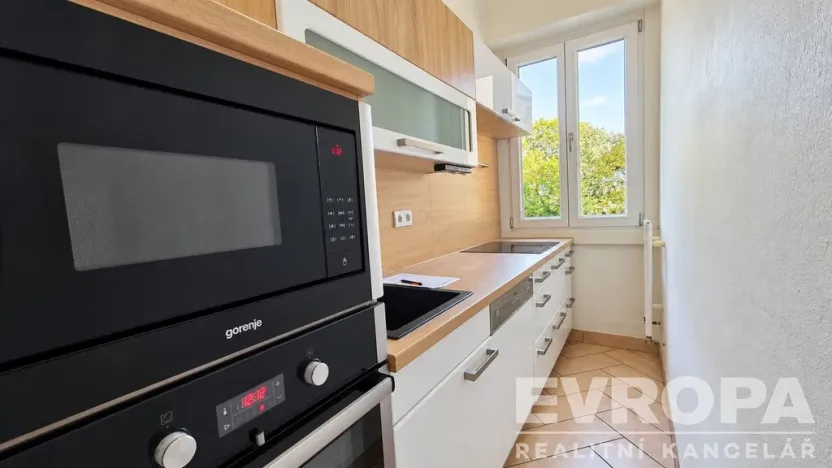 Prodej bytu 3+1, Praha - Dejvice, Zemědělská, 101 m2
