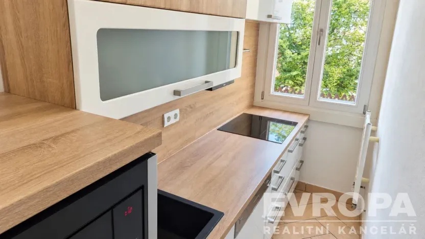 Prodej bytu 3+1, Praha - Dejvice, Zemědělská, 101 m2