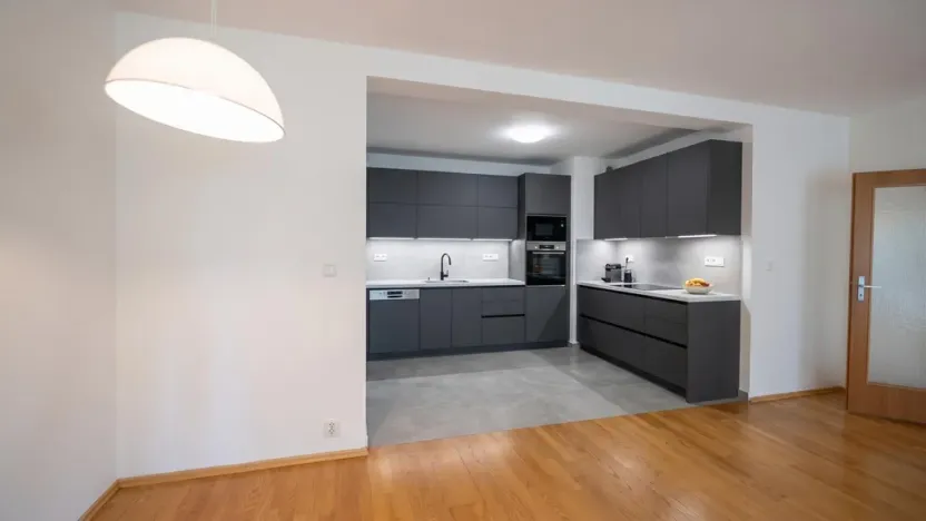 Prodej bytu 3+1, Praha - Troja, Velká skála, 97 m2