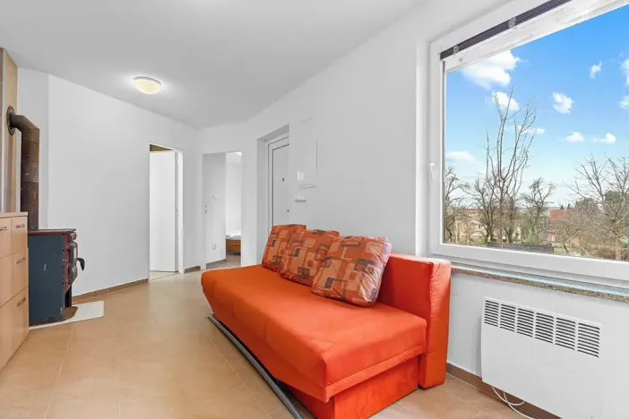 Pronájem rodinného domu, Lukov, Hradská, 32 m2