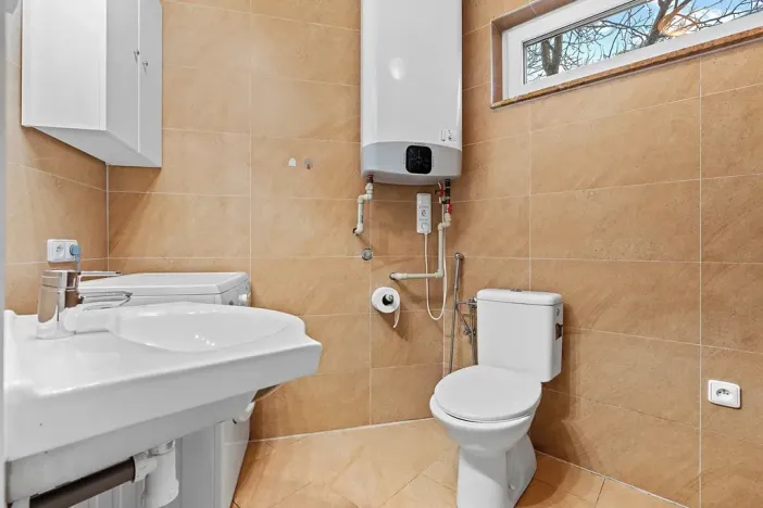 Pronájem rodinného domu, Lukov, Hradská, 32 m2