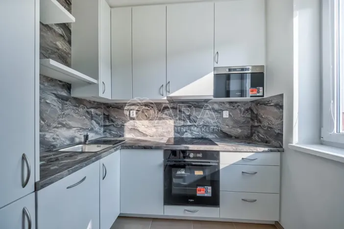 Pronájem bytu 2+kk, Praha - Michle, Elektrárenská, 46 m2