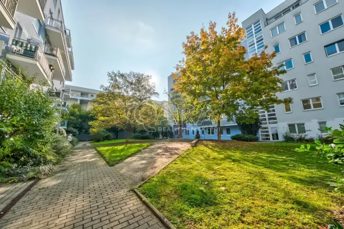 Pronájem bytu 2+kk, Praha - Michle, Elektrárenská, 46 m2