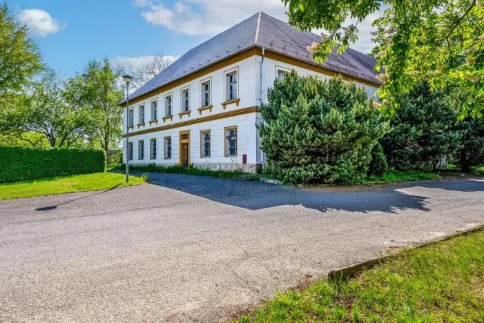 Prodej činžovního domu, Velké Všelisy, 3000 m2