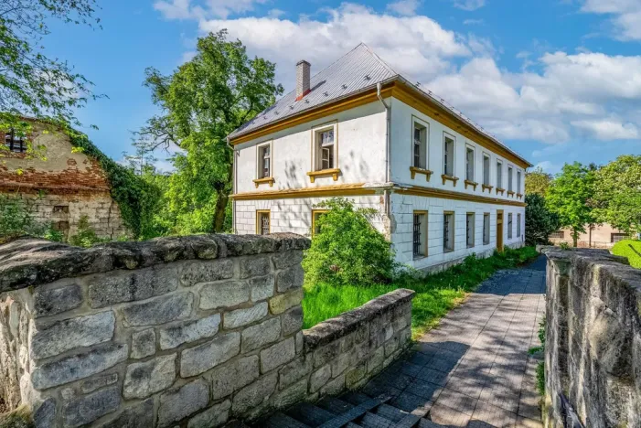Prodej činžovního domu, Velké Všelisy, 3000 m2
