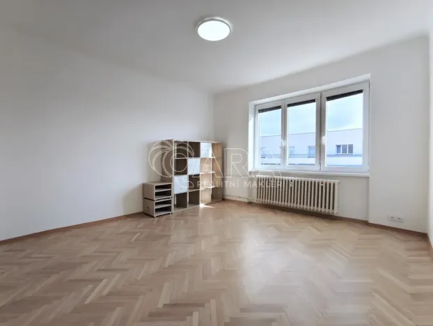 Pronájem bytu 1+1, Praha - Vršovice, Na stezce, 37 m2