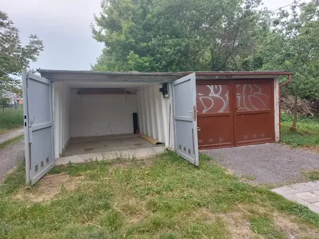 Pronájem garáže, Brno, Jehnická, 16 m2