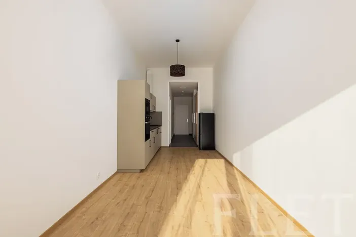 Pronájem bytu 1+kk, Praha - Hostavice, Českobrodská, 36 m2
