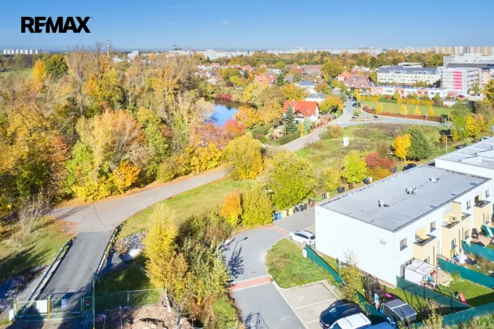 Prodej pozemku pro bydlení, Hradec Králové, 2475 m2