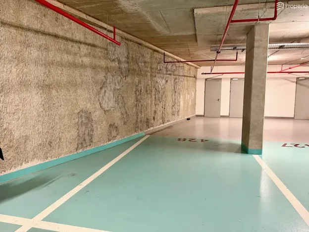 Pronájem garážového stání, Brno, Fuchsova, 12 m2