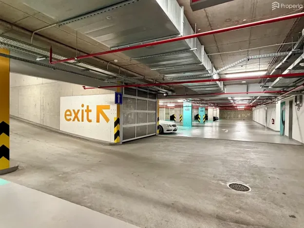Pronájem garážového stání, Brno, Fuchsova, 12 m2