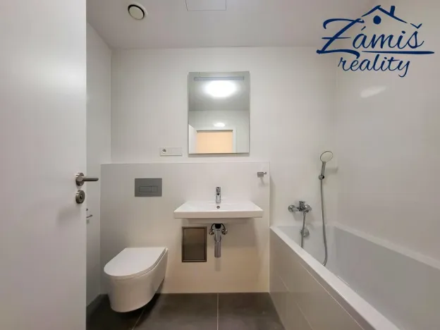 Pronájem bytu 1+kk, Kladno, Lesík, 33 m2