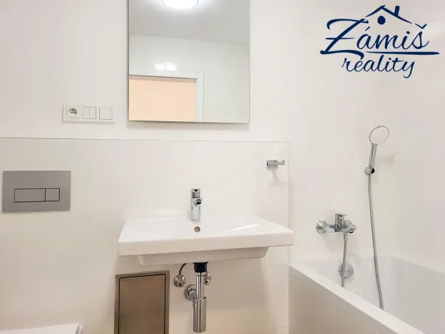 Pronájem bytu 1+kk, Kladno, Lesík, 33 m2