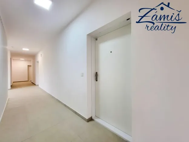 Pronájem bytu 1+kk, Kladno, Lesík, 33 m2