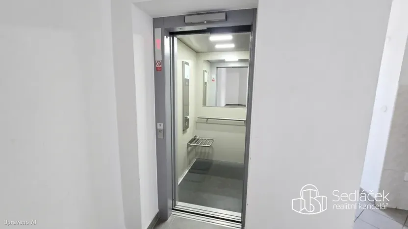 Pronájem kanceláře, Sokolov, 5. května, 20 m2