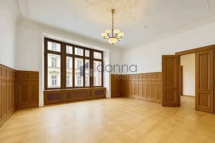 Pronájem kanceláře, Praha, Spálená, 538 m2