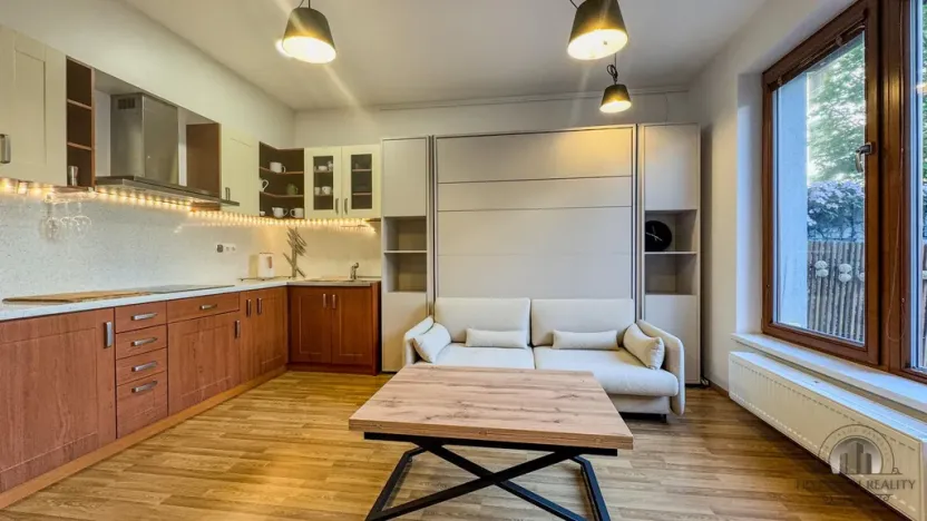 Prodej - jiné, Praha, Plzeňská, 30 m2