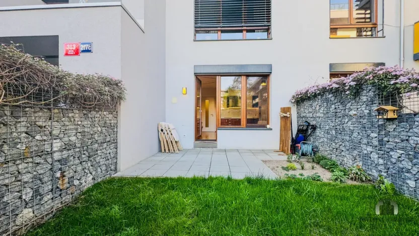 Prodej - jiné, Praha, Plzeňská, 30 m2
