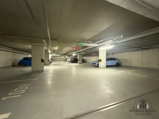 Prodej - jiné, Praha, Plzeňská, 30 m2