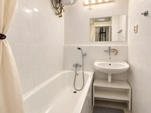 Pronájem bytu 2+kk, Praha - Libeň, Sokolovská, 37 m2