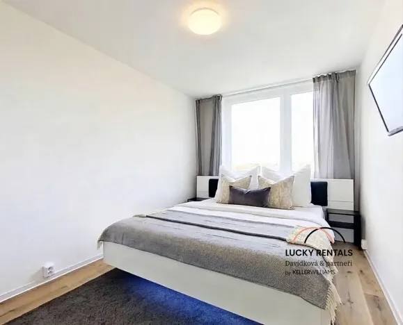 Pronájem bytu 2+kk, Praha - Černý Most, Kpt. Stránského, 43 m2
