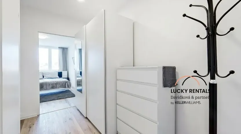 Pronájem bytu 2+kk, Praha - Černý Most, Kpt. Stránského, 43 m2
