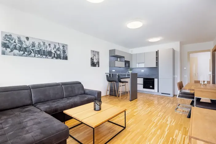 Pronájem bytu 2+kk, Praha - Karlín, Rohanské nábřeží, 60 m2
