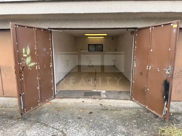 Pronájem garáže, Hradec Králové, Dvorská, 19 m2