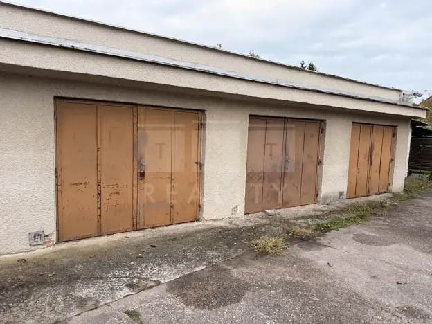 Pronájem garáže, Hradec Králové, Dvorská, 19 m2