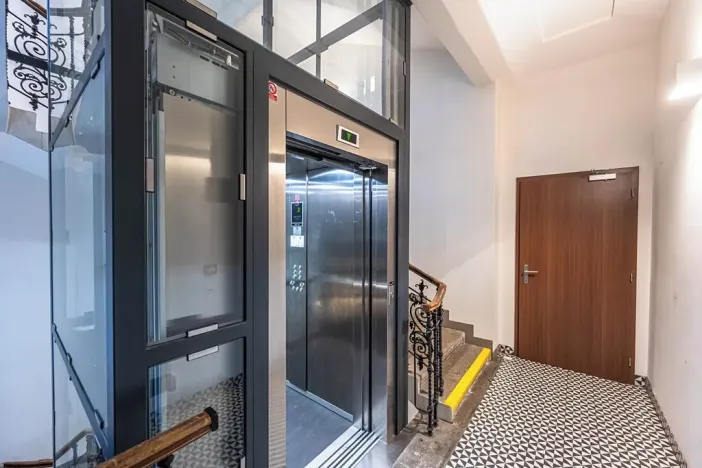 Pronájem bytu 2+kk, Praha, Tyršova, 56 m2