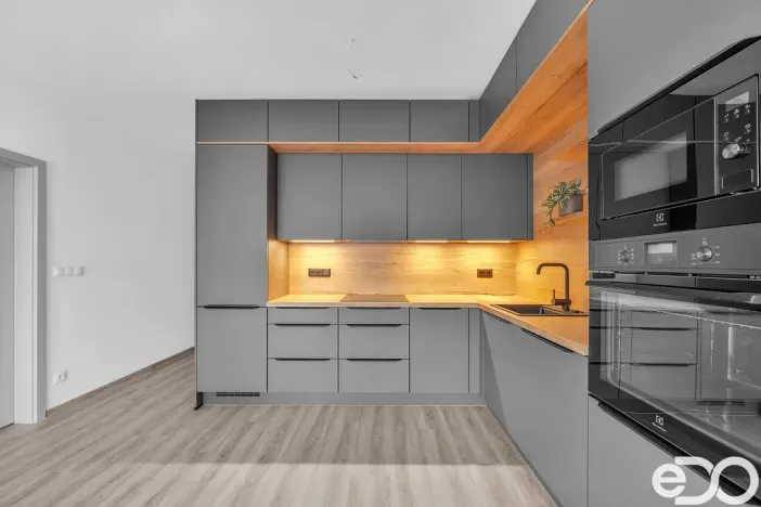 Prodej bytu 3+kk, Dašice, U Kasáren, 70 m2