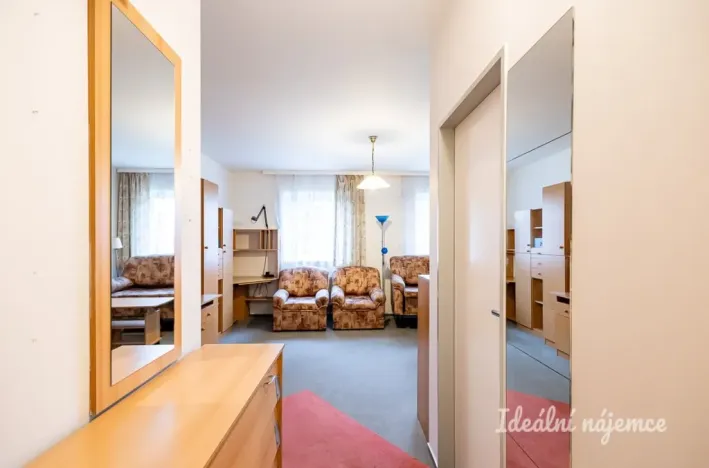 Pronájem bytu 1+1, Praha - Letňany, Chotěšovská, 39 m2