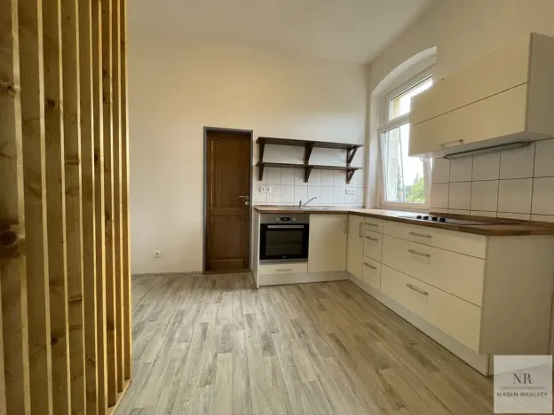 Prodej bytu 2+1, Karlovy Vary, Javorová, 67 m2