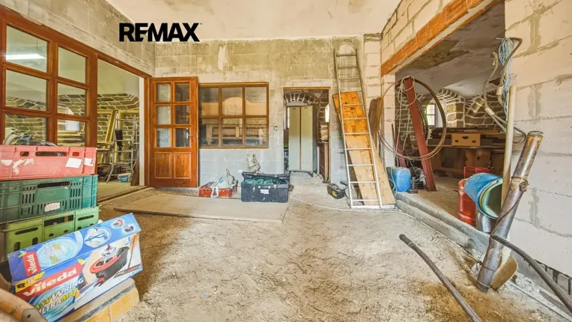 Prodej výrobních prostor, Holany, 241 m2