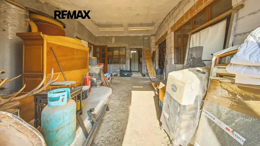 Prodej výrobních prostor, Holany, 241 m2