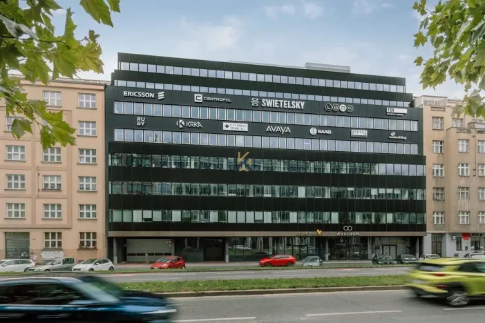 Pronájem kanceláře, Praha - Karlín, Sokolovská, 964 m2